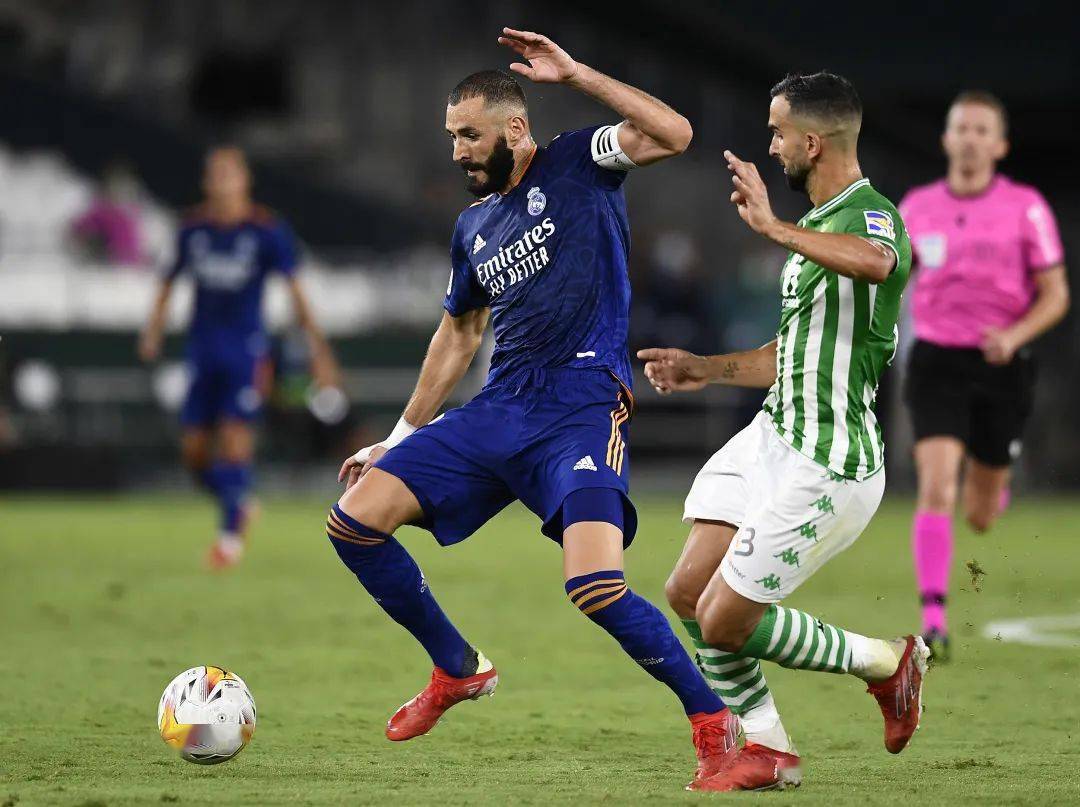 爱游戏官方-哥伦比亚力克美国，本泽马扛起全队