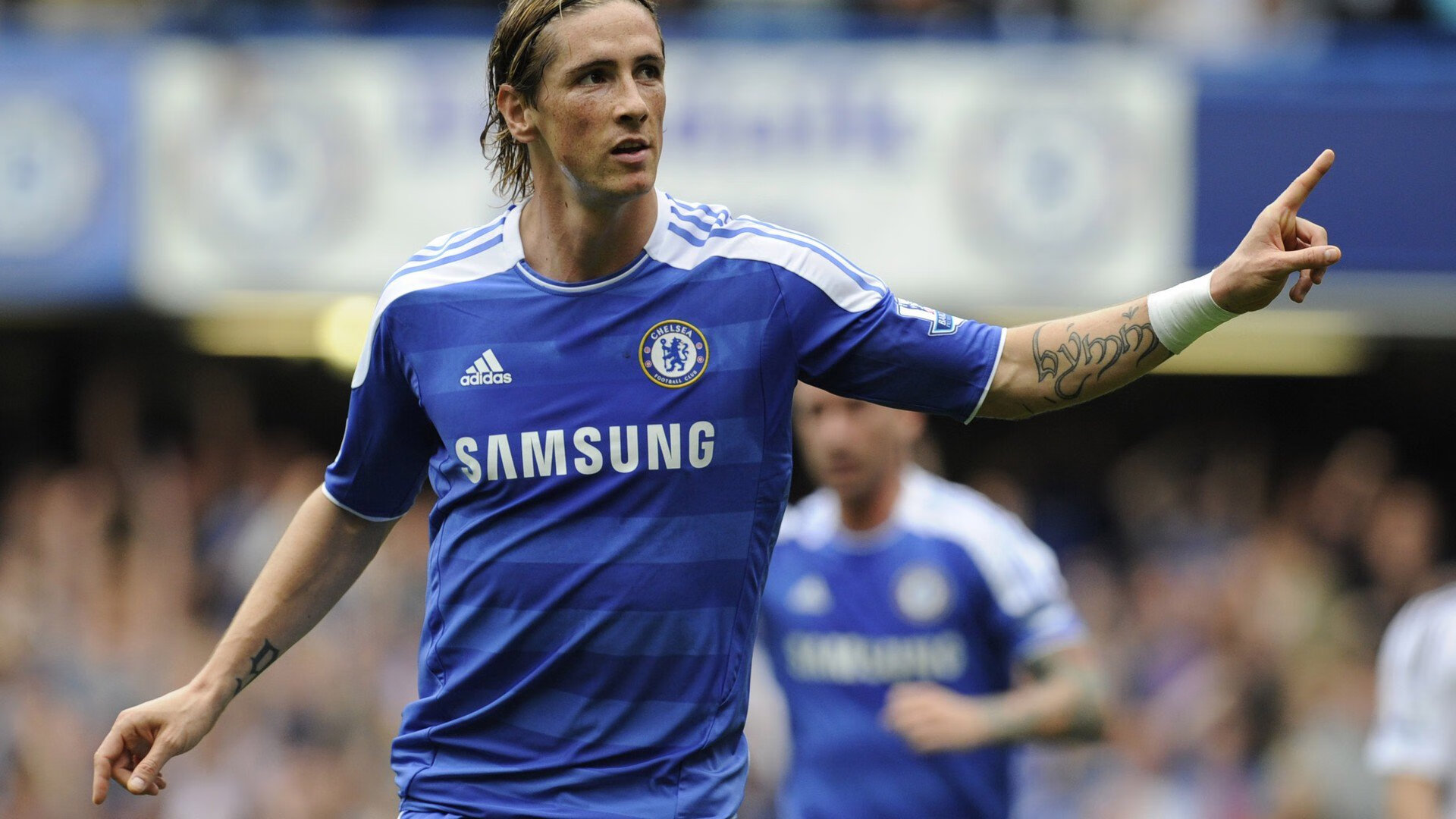 爱游戏2026-皇马关键战突围巴萨，莱奥在东决关键战接管比赛，绝境时刻的王者逻辑