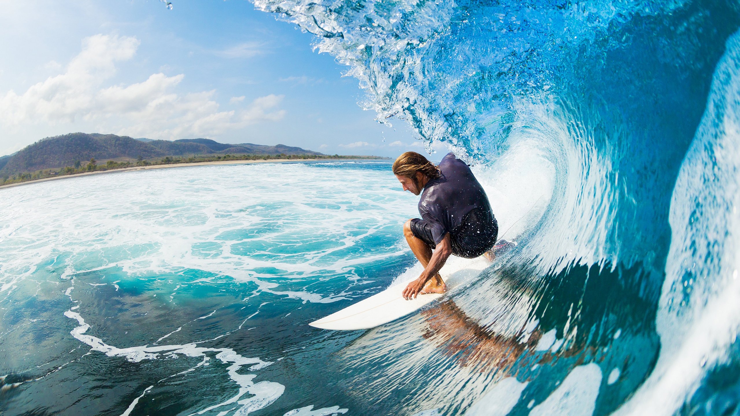 爱游戏tv-东决关键战之夜，阿尔瓦雷斯惊艳四座，当平凡肉身撞碎命运高墙